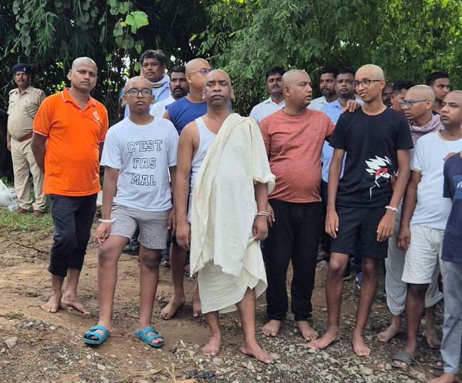 हेमंत सोरेन ने सपरिवार कराया मुंडन 